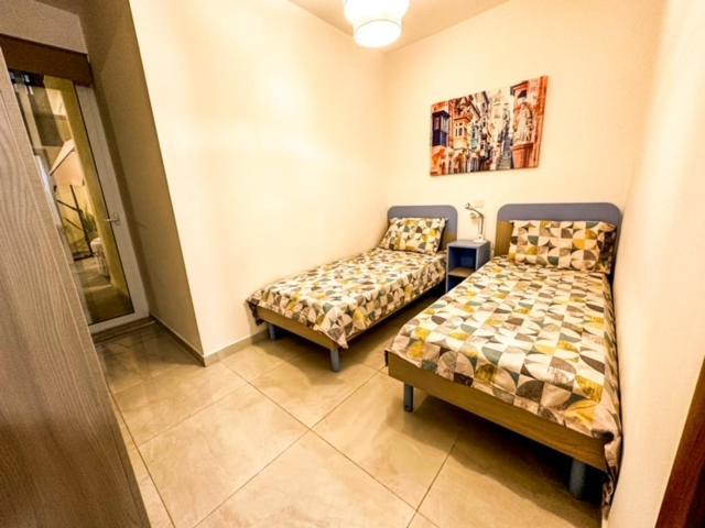 Sliema Jacuzzi Flat Leilighet Eksteriør bilde
